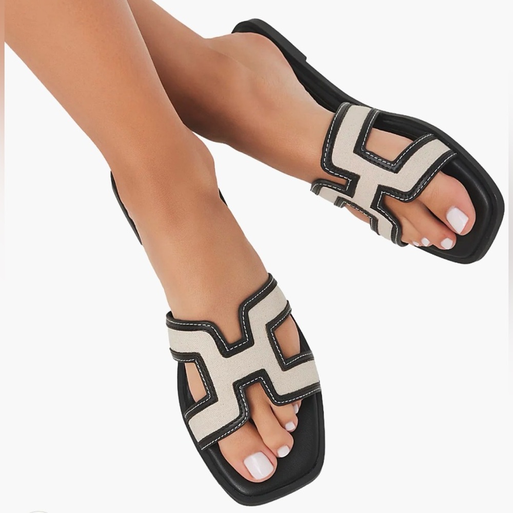 Billini Gordy Slip-on Black and Cream Sandal